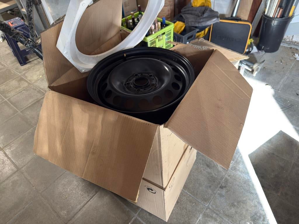 4 nieuwe metalen velgen 16” VW, Auto-onderdelen, Banden en Velgen, Ophalen, Nieuw, 16 inch, Velg(en)