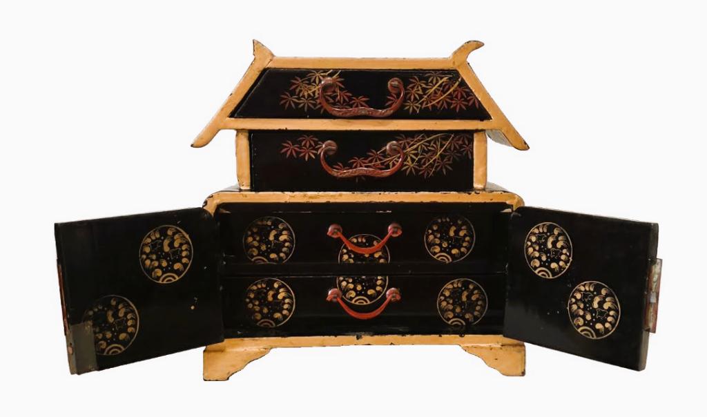klein Japans kabinet met gouddecoraties., Antiek en Kunst, Ophalen of Verzenden
