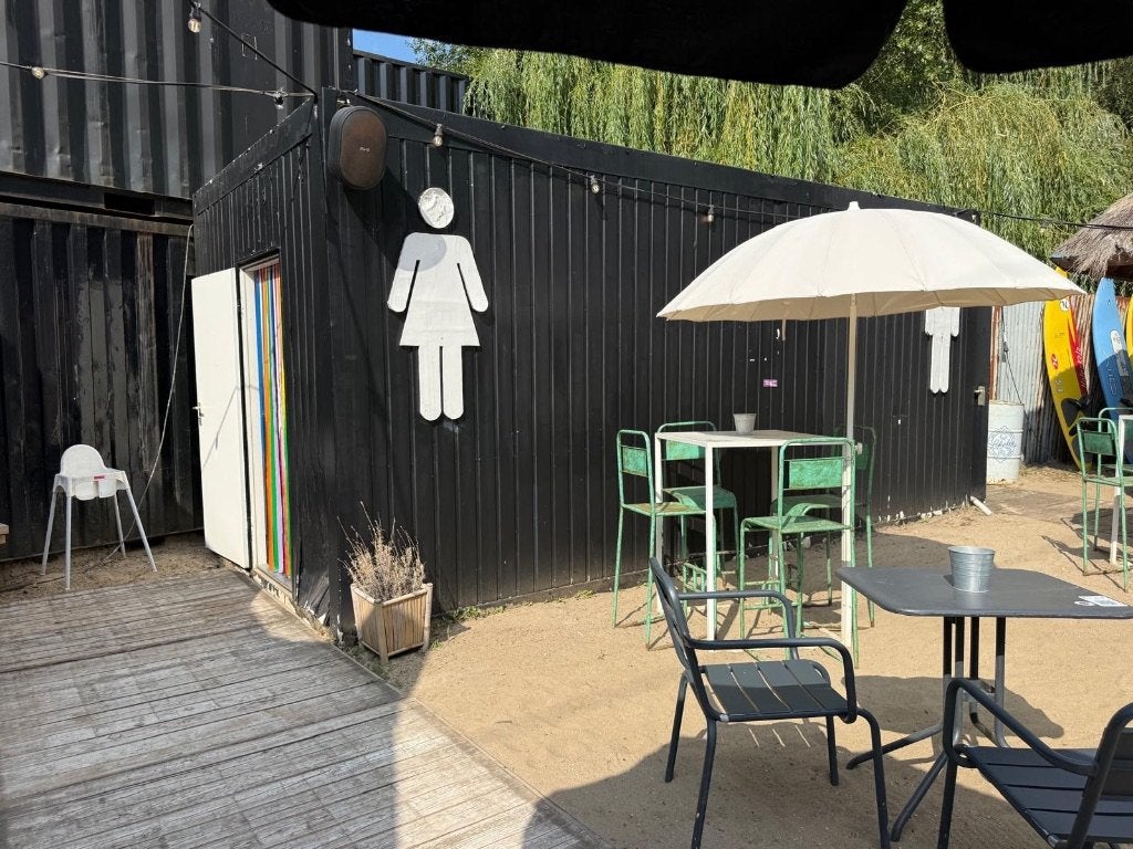 Toiletcontainer, Ophalen, Gebruikt, Barinrichting