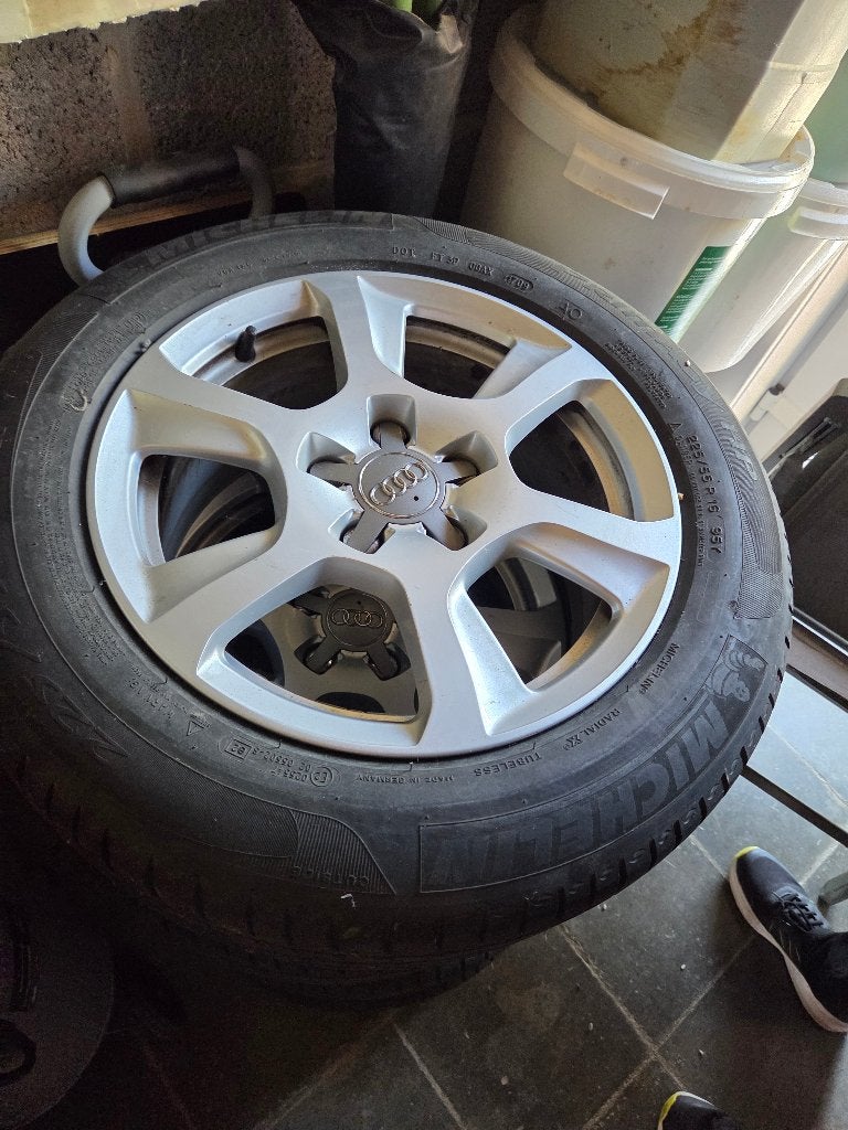 Pneus pour Audi A4 quattro, Enlèvement, 4 Saisons, Pneu(s)