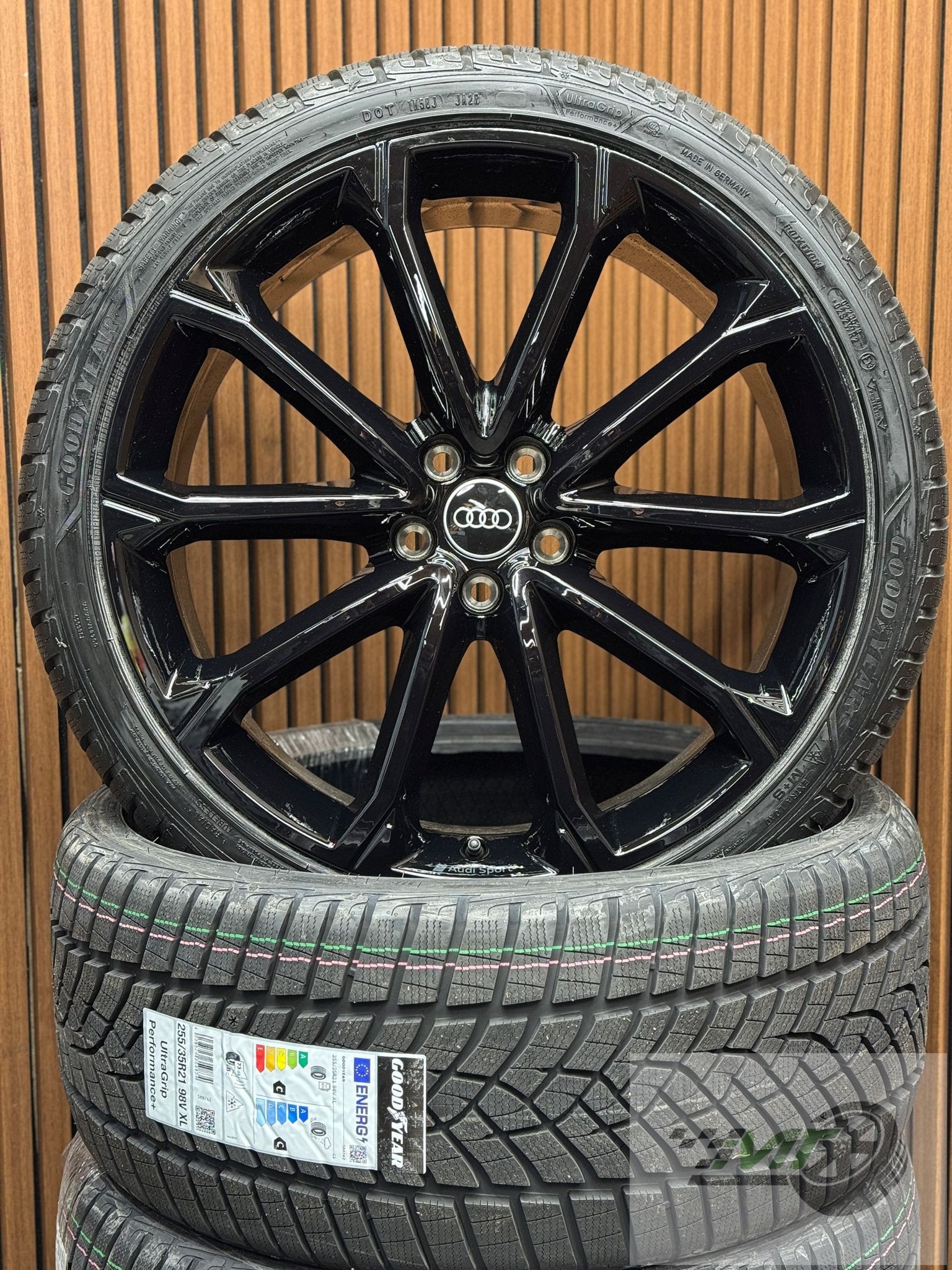 ️21" Audi RSQ3 Q3 Sportback POLYGON WINTER Goodyear BTW OEM, 255 mm, - Audi AG, - Auto-Union-Str. 1 85057 Ingolstadt Deutschland