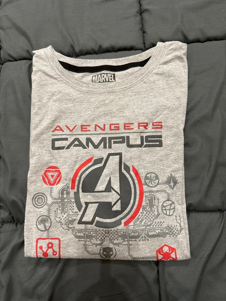 Avengers Campus T-shirt, Ophalen of Verzenden, Gedragen, Overige maten, Grijs