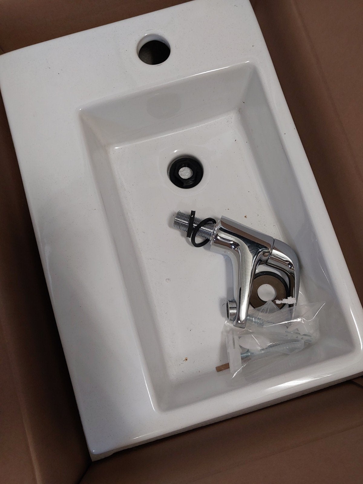 Wandgootsteen clou, Enlèvement, Neuf, Lavabo