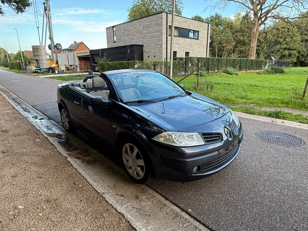 Renault Megane Cabrio 1.9DCI Beaucoup de nouvelles pièces !, Autos, Cuir, Argent ou Gris, Achat, Beige