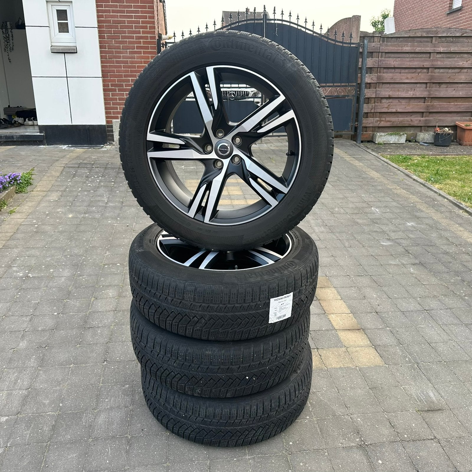 Jantes d’origine Volvo R-Design 19 + 4 pneus hiver, Pneus hiver, Pneu(s), 19 pouces, Enlèvement