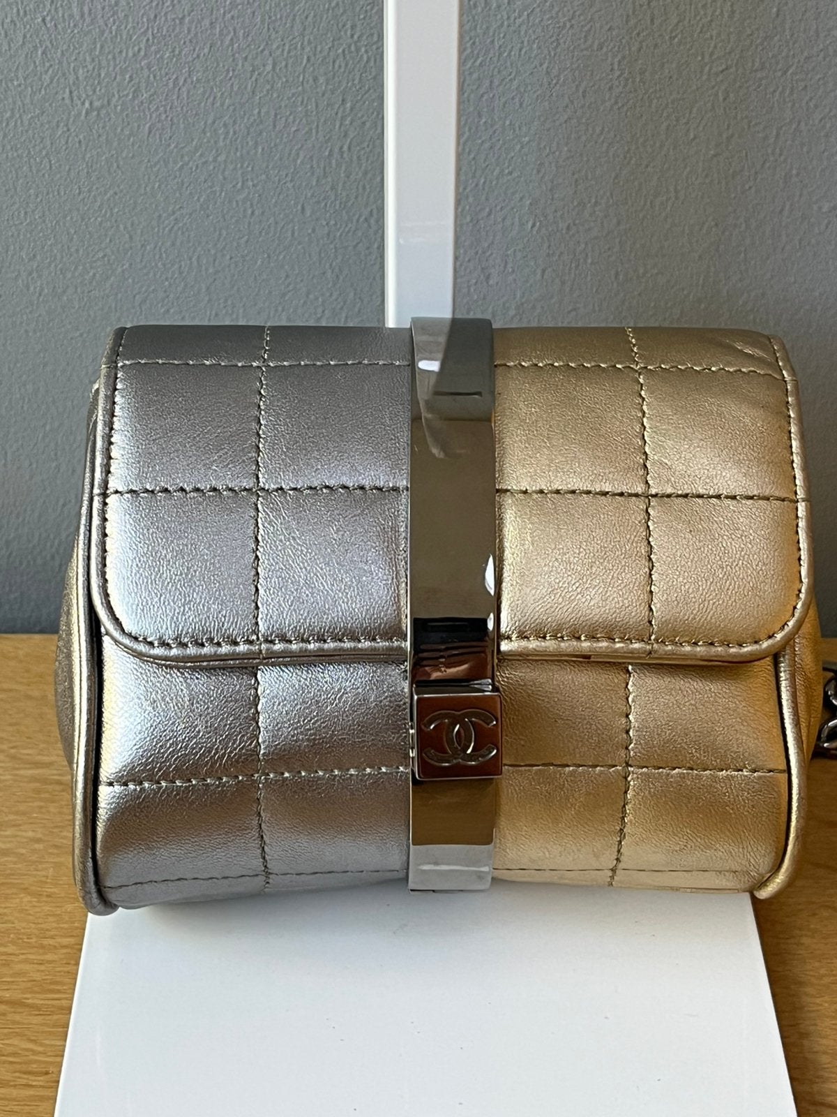 Chanel chocolate bar two tone handtas, Enlèvement, Comme neuf, Sac à main