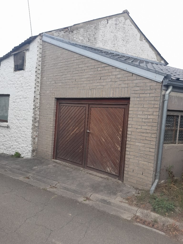 A louer garage sur tarcienne, Autos : Divers