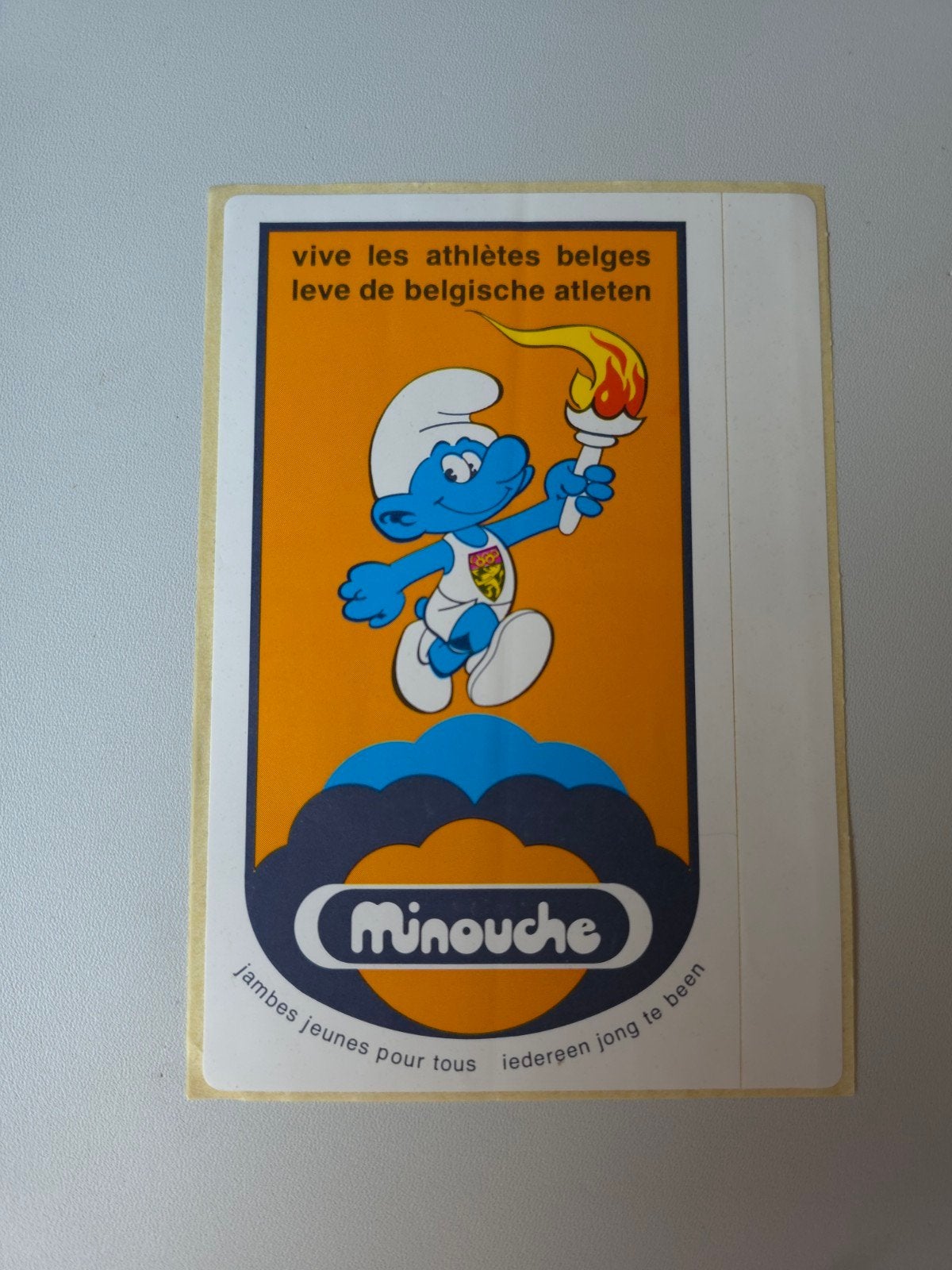 Autocollant Schtroumpf Olympique Minouche, Verzamelen, Smurfen, Verzenden, Zo goed als nieuw, Overige Smurfen, Overige typen