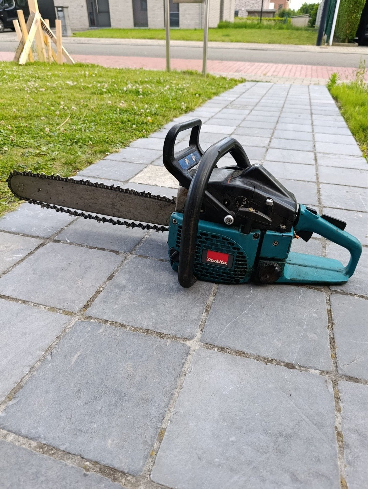 Makitta benzine kettingzaag werkt perfect, Tuin en Terras, Ophalen of Verzenden, Gebruikt, Makkita