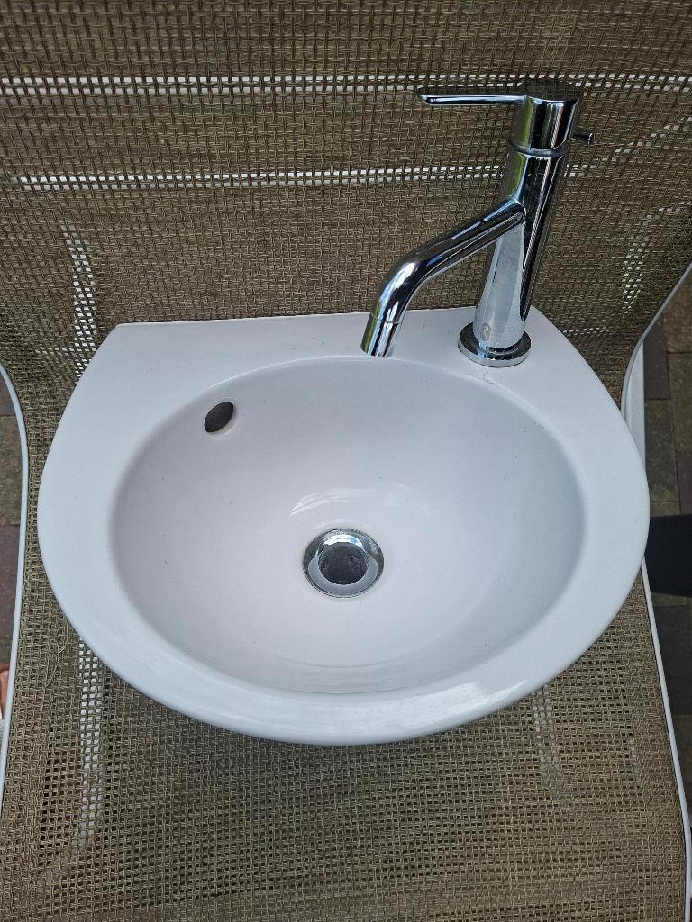 Handenwasser (lavabo) Van Marcke met kraan en sifon, Ophalen, Minder dan 50 cm, Gebruikt, Minder dan 100 cm