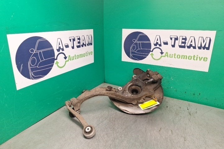 FUSEE AVANT DROITE Audi A4 Avant (B8) (01-2007/12-2015), Auto-Union-Straße  1,
85057  Ingolstadt, DE, Info@audi.de, Audi, Utilisé