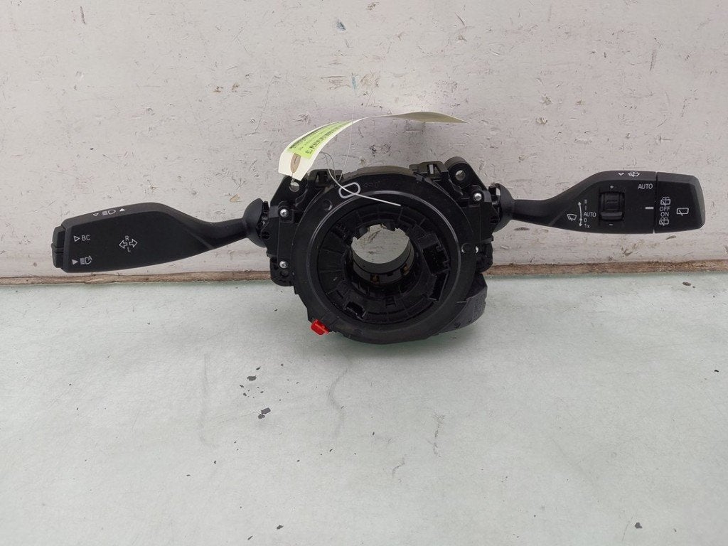 COMBINE COMMODO BMW 3 serie Touring (G21) (01-2019/07-2020), Utilisé, BMW, Petuelring 130
80809  München, DE, Bayerische Motoren Werke AG