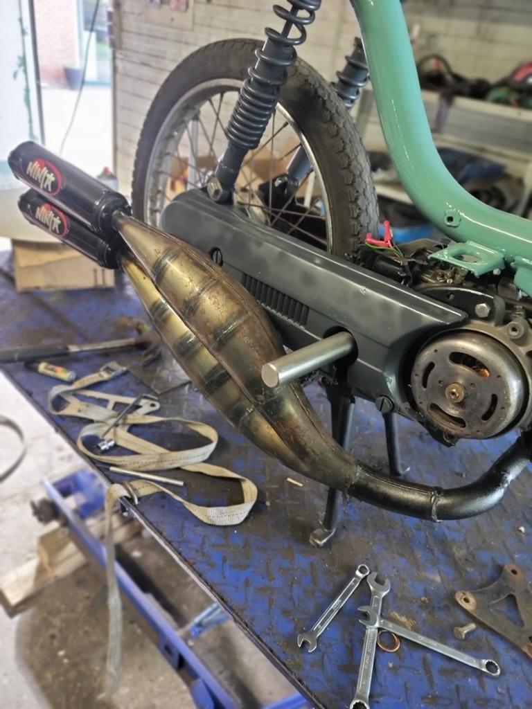 Dubbele ninja uitlaat Honda Camino, Fietsen en Brommers, Brommers | Derbi, Ophalen