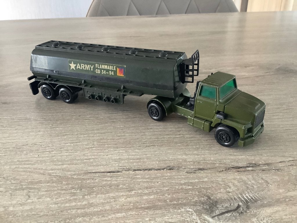 Camion-citerne Matchbox SuperKings Army (1974), Hobby & Loisirs créatifs, Voitures miniatures | Échelles Autre, Enlèvement ou Envoi