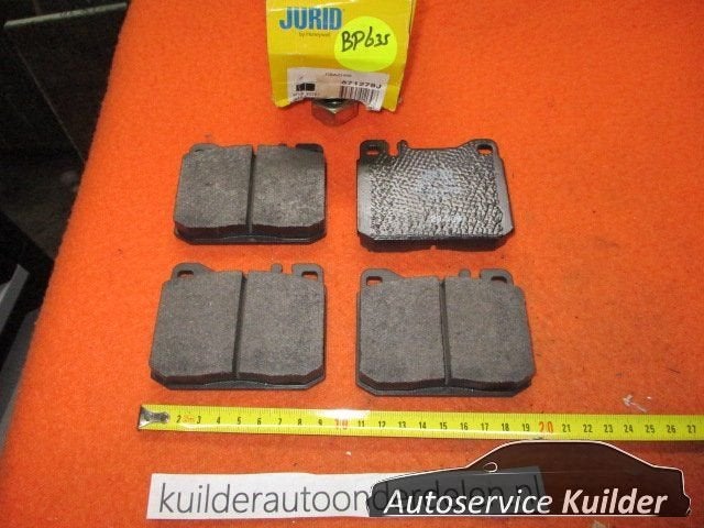Remblokken voorzijde Mercedes W123 SL R107 BP635 Jurid 57127, Autos : Pièces & Accessoires, Freins & Transmission, Mercedes-Benz