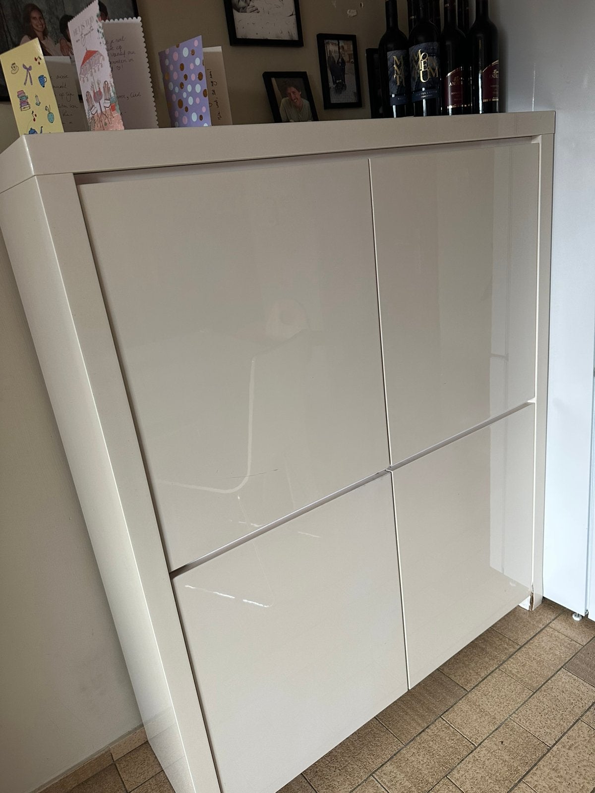 Tafel 4 stoelen en kast wit en stoelen metzwart afwasbaar, Ophalen, Gebruikt, Wit