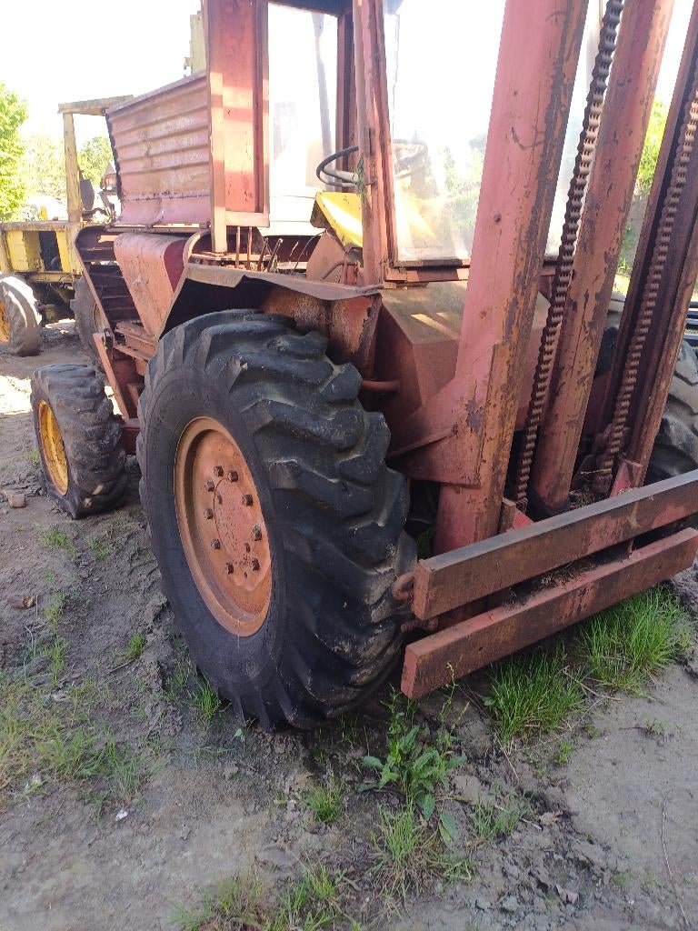 Manitou pour les pièces ou la mise en page, Articles professionnels, Enlèvement