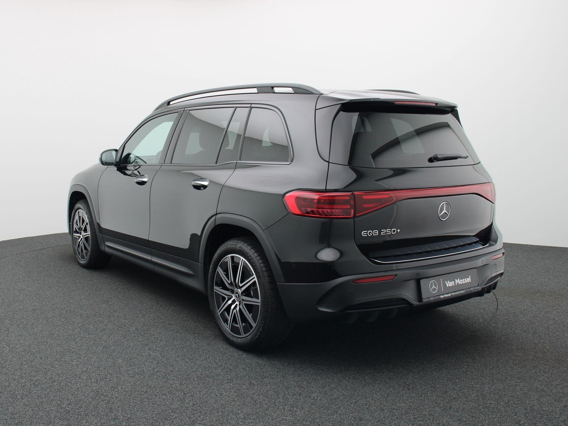 Mercedes-Benz EQB 250+ AMG Line + LEDER + PANO + BURMESTER +, Autos, Mercedes-Benz, Cuir, Noir, 5 portes, 5 places
