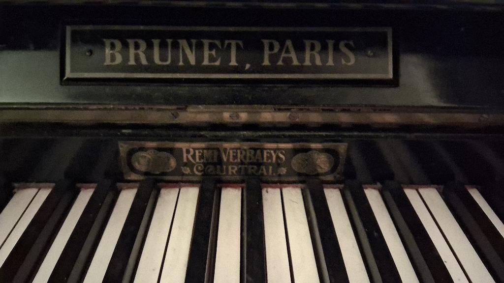 Antieke piano Brunet Paris — decoratie, Muziek en Instrumenten, Piano's, Gebruikt, Piano, Zwart, Hoogglans, Ophalen
