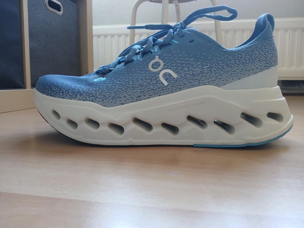 One cloudsurfer max taille 44, Vêtements | Hommes, Chaussures, Enlèvement ou Envoi, Comme neuf, Autres, Chaussures de sport