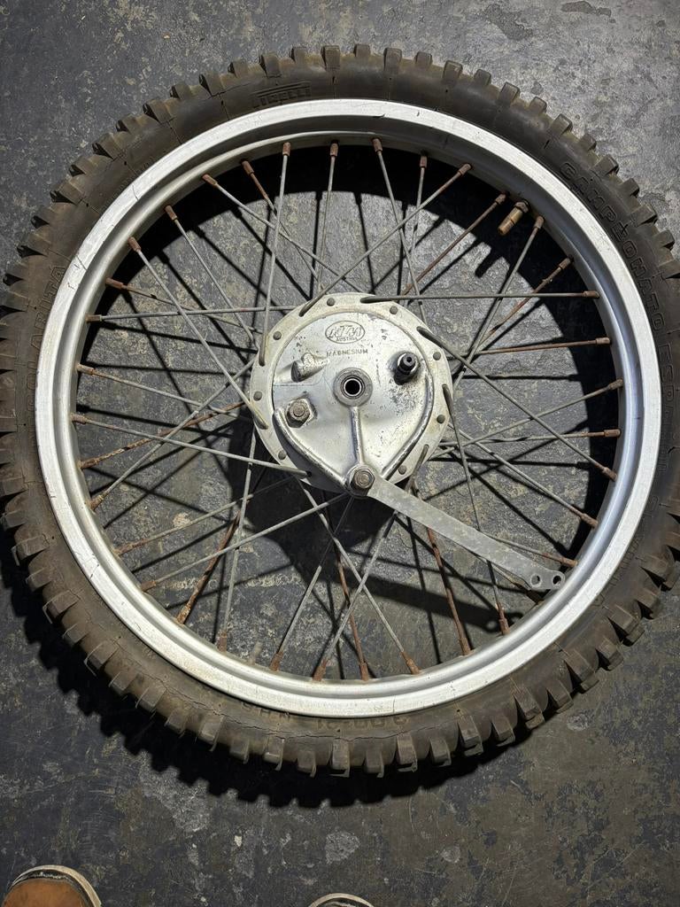 Voorwiel ktm MC twinshock trommelrem jaren 70-80, Ophalen