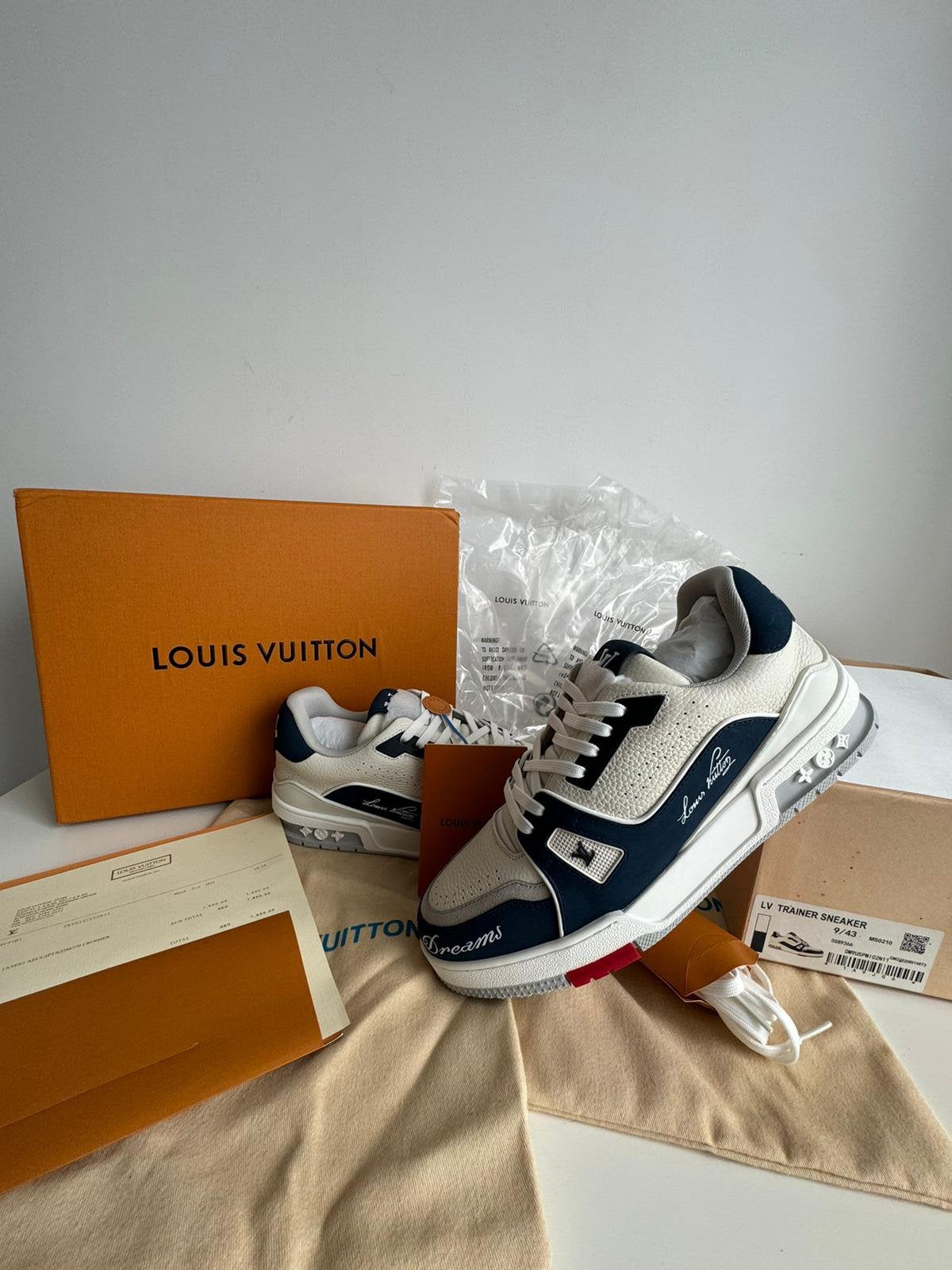 een hele mooie nieuwe desginer schoen Louis Vuitton, Kleding | Heren, Schoenen, Blauw, Nieuw, Ophalen of Verzenden, Sneakers