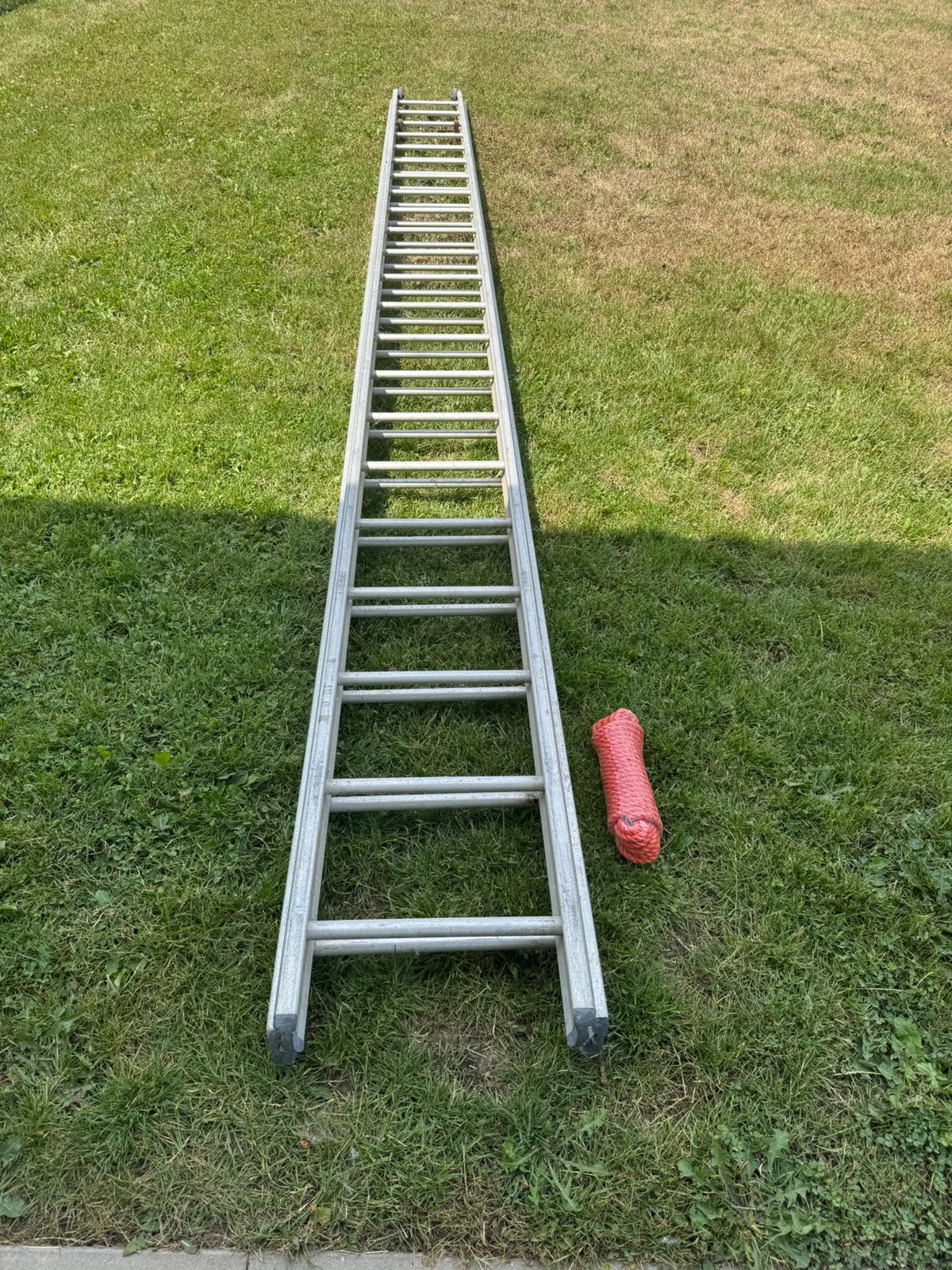 Échelle à tirer longue (échelle à corde), Enlèvement, Comme neuf, Échelle