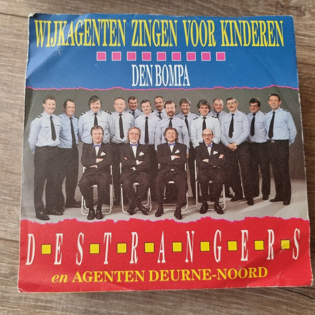 7" De Strangers En Agenten Deurne-Noord, Ophalen of Verzenden, Gebruikt, 7 inch, Nederlandstalig