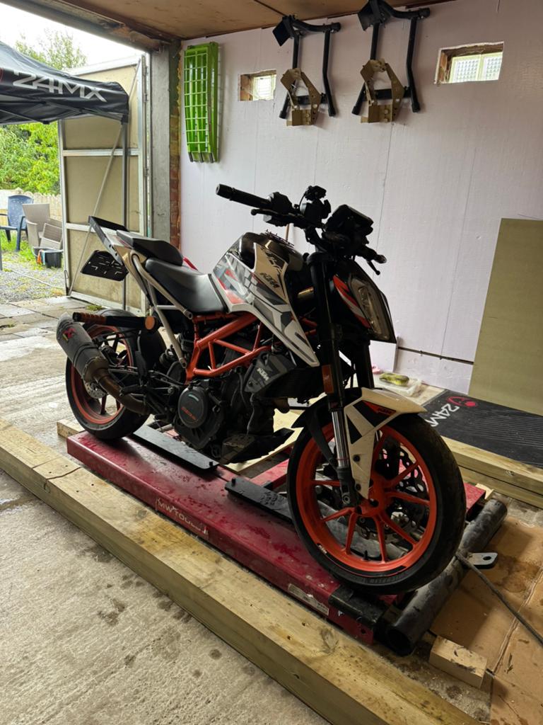 KTM Duke 390 2020 // Akrapovič // Ideale A2 Moto, Motoren, Particulier