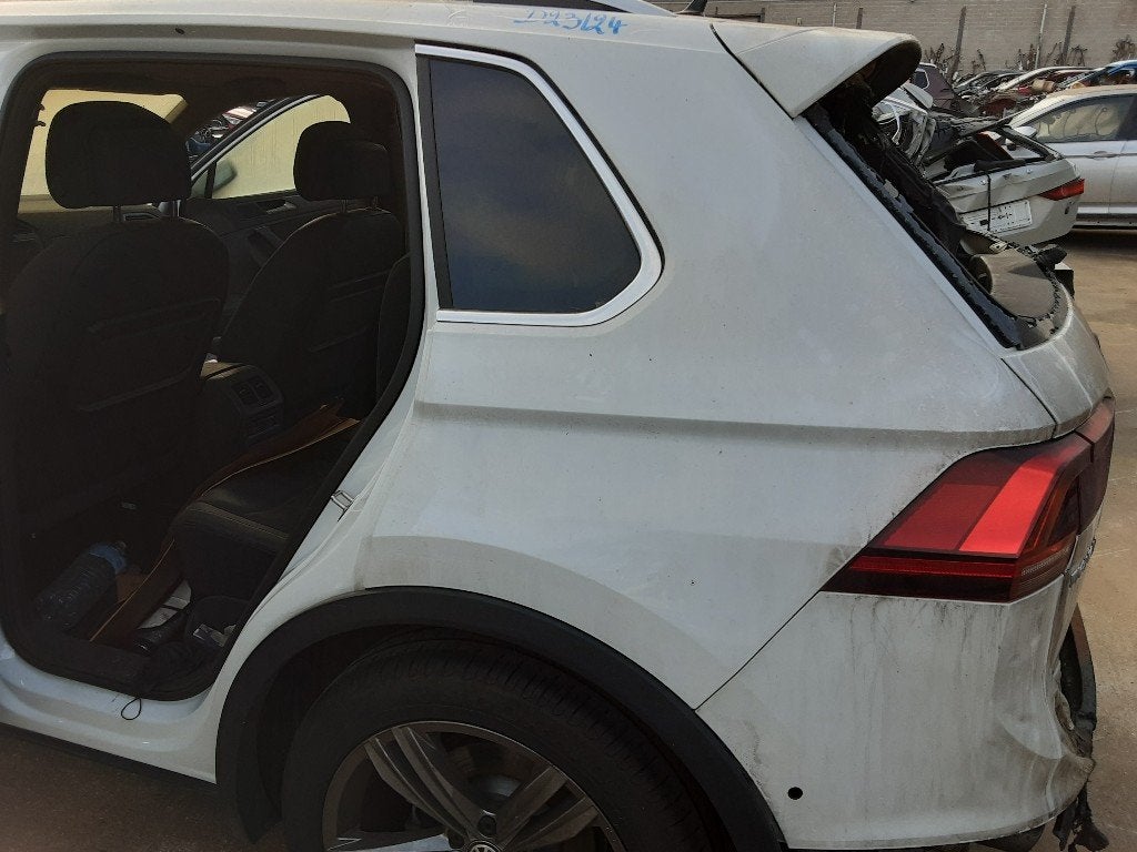 SPATBORD LINKS ACHTER Volkswagen Tiguan (AD1), Gebruikt, Achter, Volkswagen, Spatbord