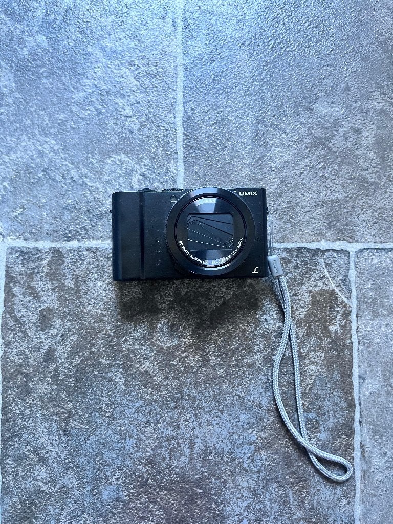 Zwarte Digitale Camera Panasonic LUMIX DMC-LX15, Panasonic, Verzenden, Compactcamera, Kantelbaar/draaibaar scherm