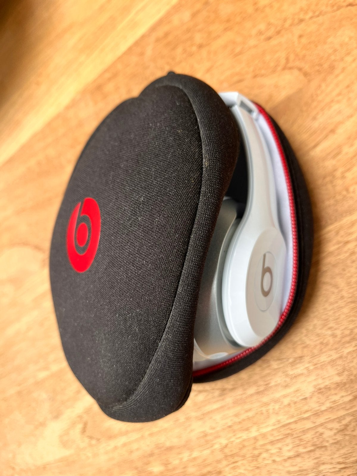 Beats Solo witte koptelefoon - jackkabel niet inbegrepen, Audio, Tv en Foto, Hoofdtelefoons, Ophalen, Zo goed als nieuw, Beats