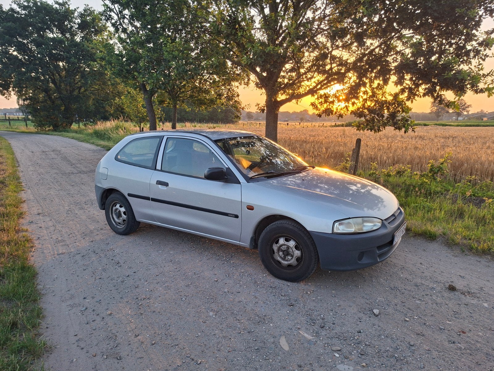 Mitsubishi colt 1.3 1999 AIRCO 132000km, Autos, Mitsubishi, Euro 2, Achat, Air conditionné, Particulier