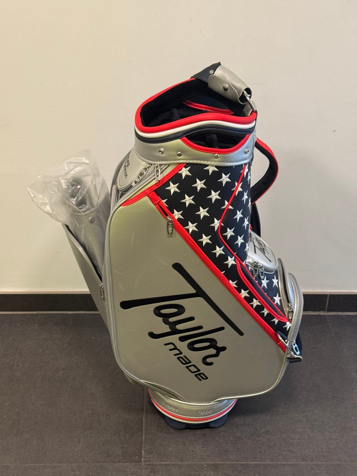 Taylormade Heritage Staff Bag 2025, Enlèvement, Neuf, Sac, Autres marques