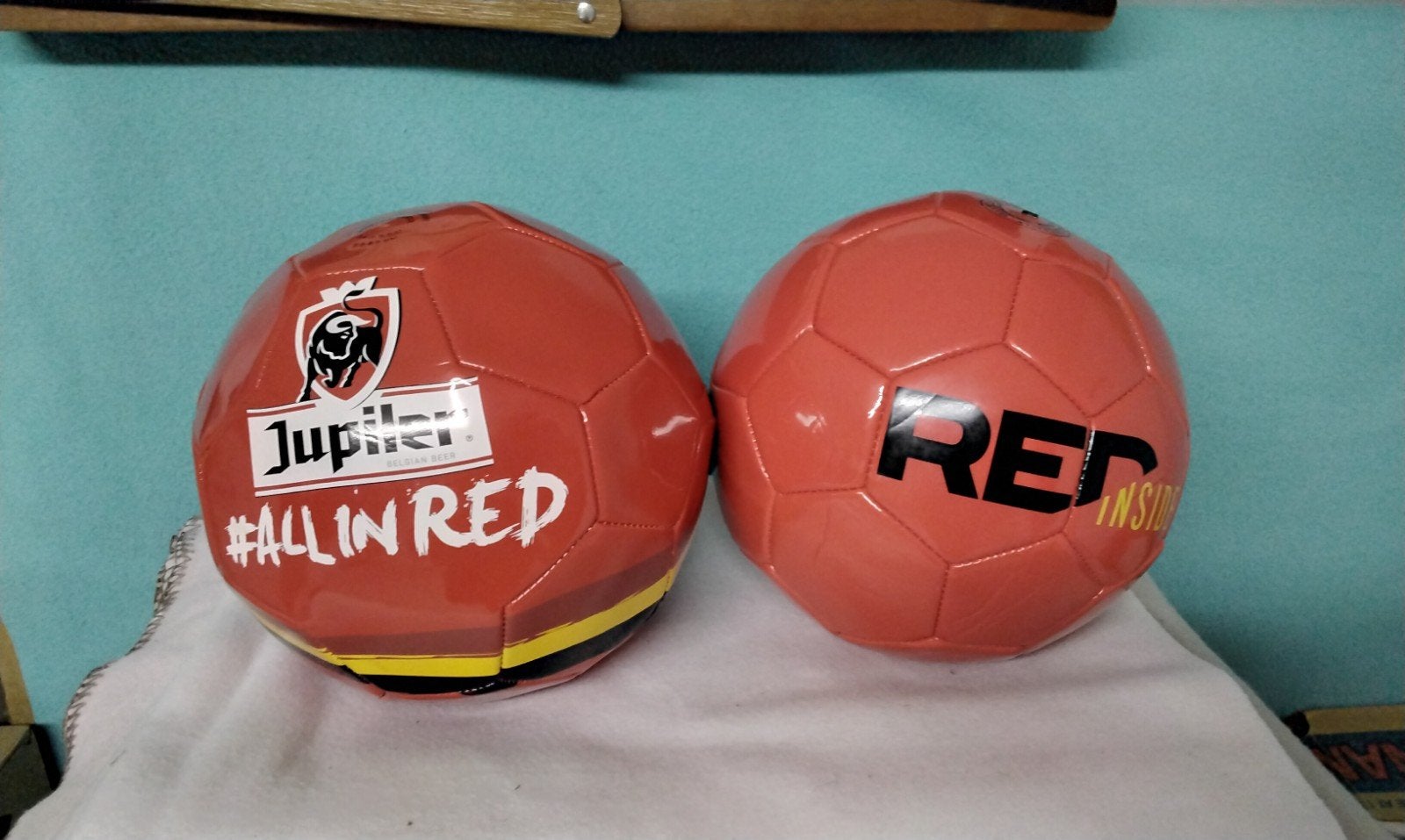 Rode duivels  ( ballen )nieuw ., Ophalen of Verzenden