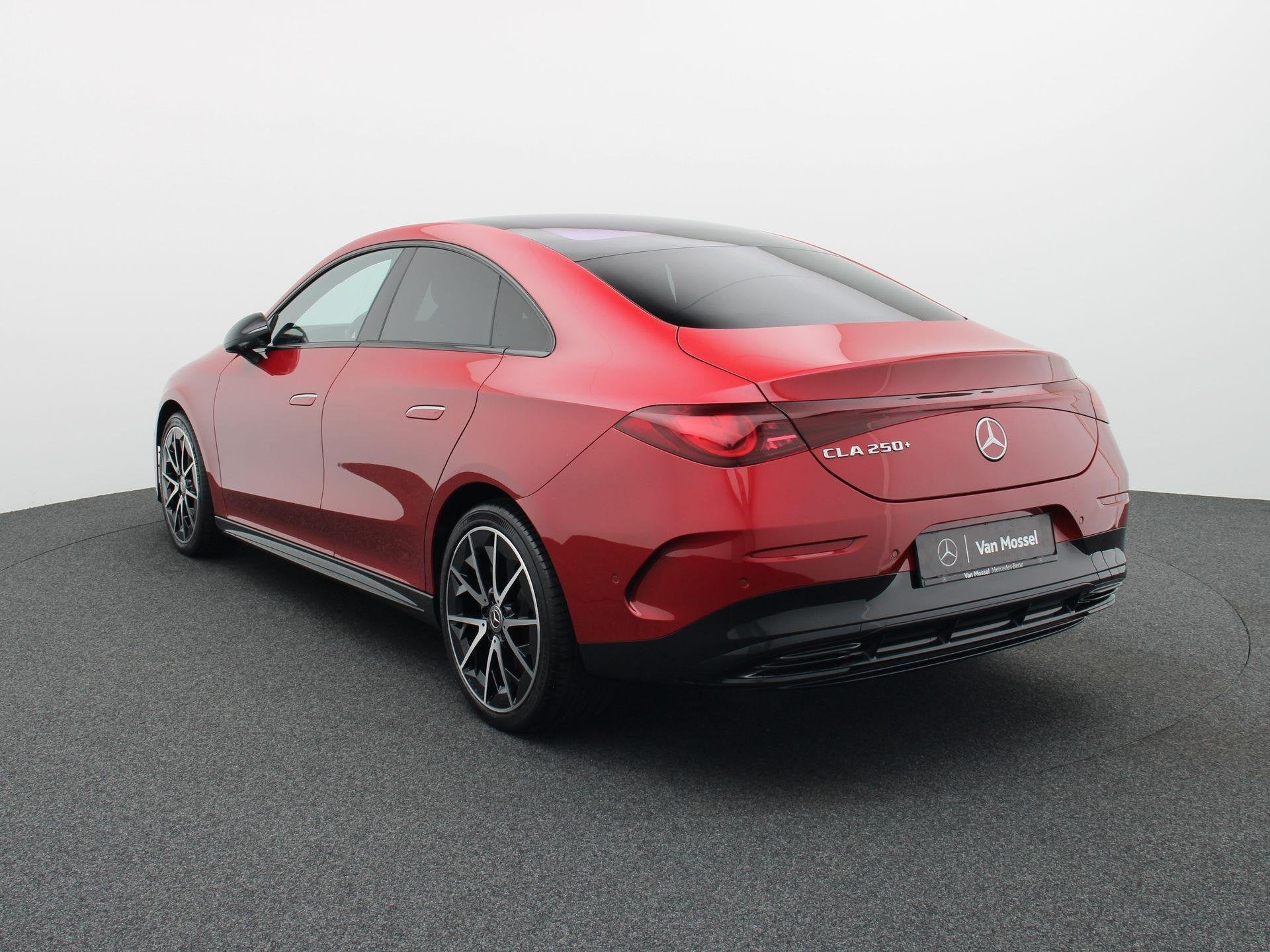 Mercedes-Benz CLA 250+ SPORT EDITION + MULTIBEAM LED + PANO, Auto's, Mercedes-Benz, Automaat, Gebruikt, Zwart, 200 kW