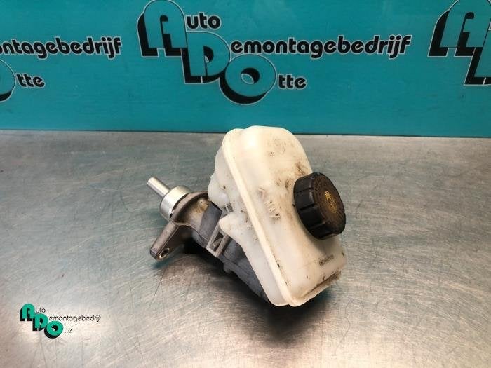 Hoofdremcilinder van een Opel Corsa (Corsa C 00-), Gebruikt, -, -, Opel