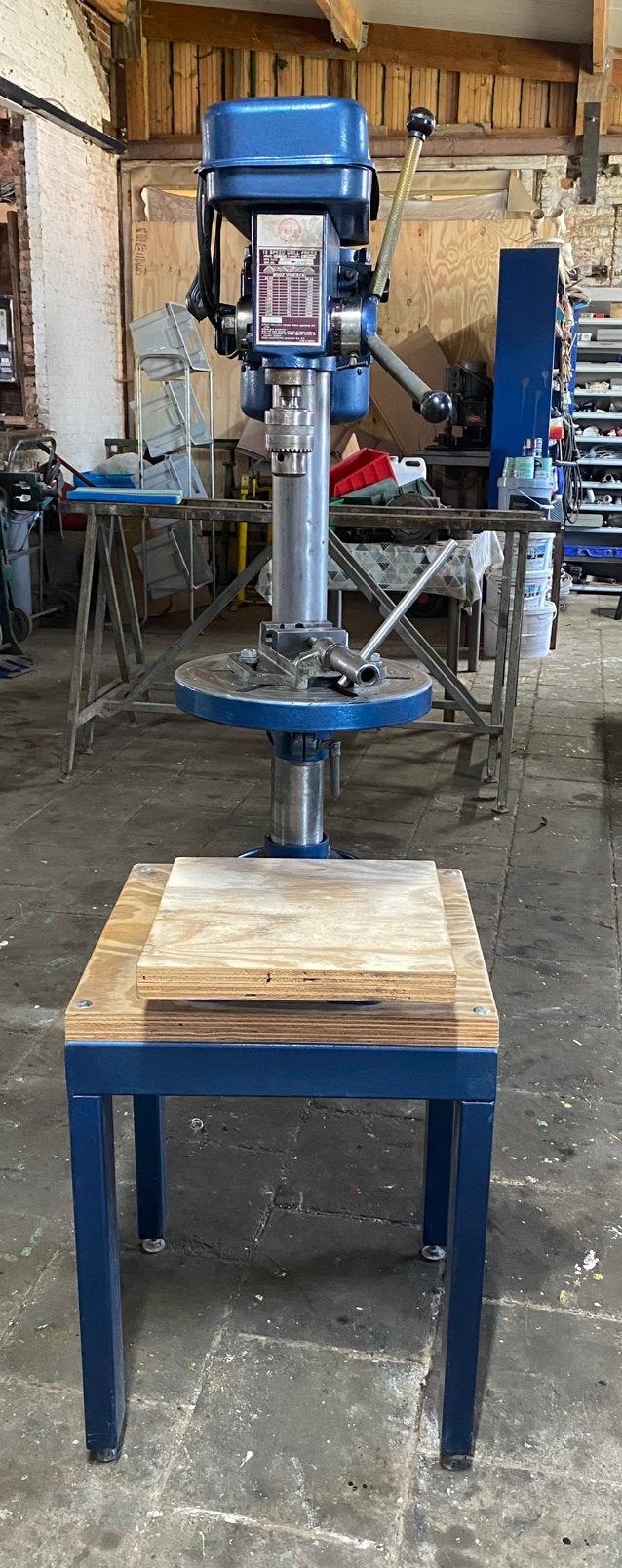 Kolomboormachine op tafel ., Ophalen, Zo goed als nieuw, Kolomboormachine