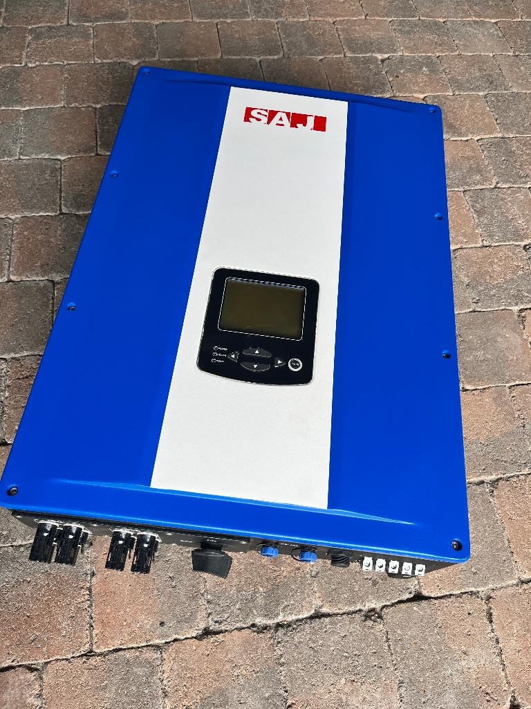 Omvormer zonnepanelen in uitstekende staat!, Doe-het-zelf en Bouw, Zonnepanelen en Toebehoren, Gebruikt, Compleet systeem, Ophalen