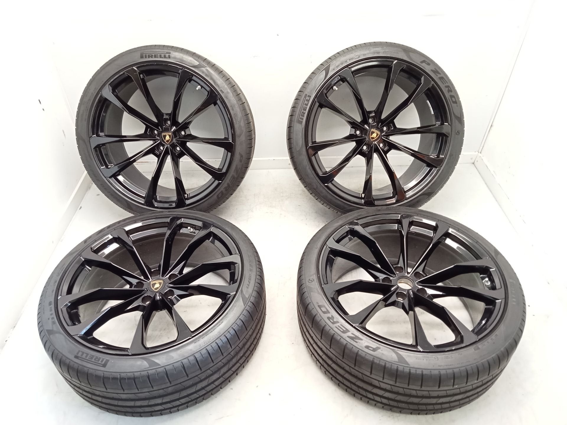 Jantes Lamborghini Urus d'origine 23 pouces 4ML601025 AQ AS, Autos : Pièces & Accessoires, Fabrikant BV, Utilisé, Info@fabrikant.eu