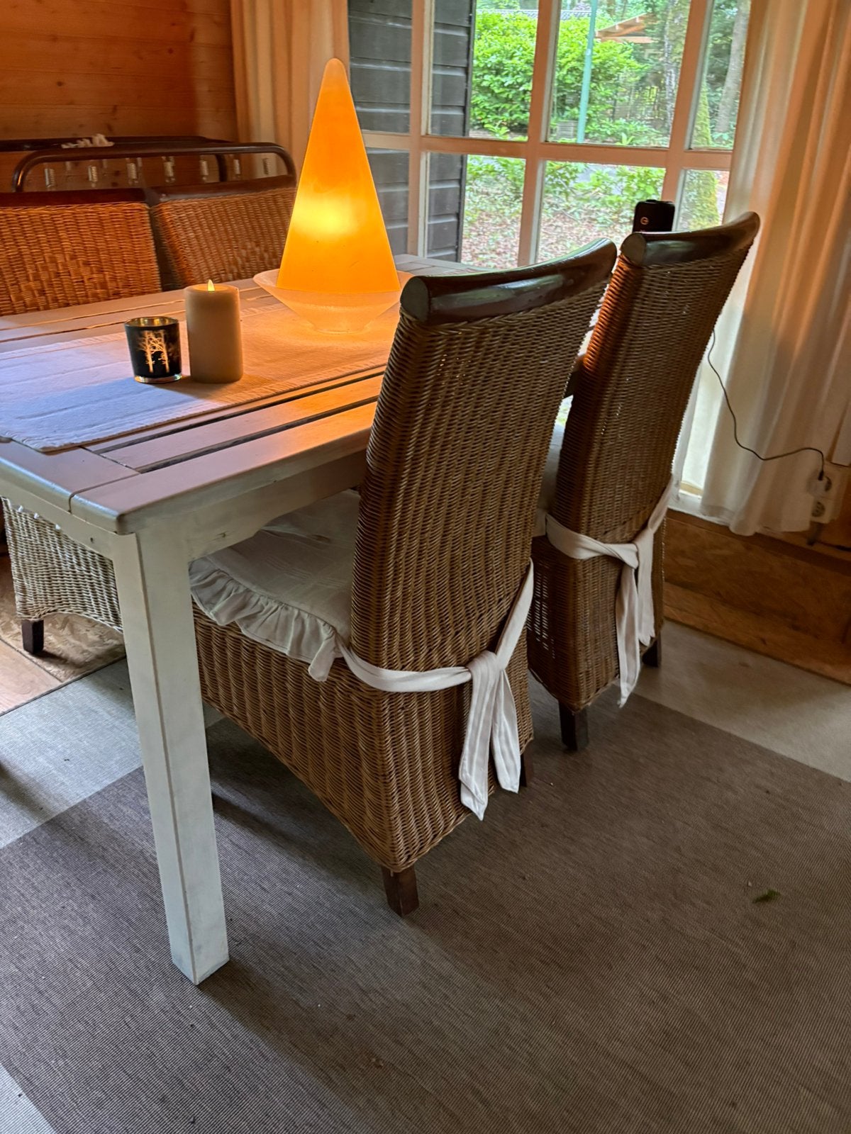 Tafel + 4 stoelen incl kussens 20,-€, Huis en Inrichting, Stoelen, Ophalen, Zo goed als nieuw