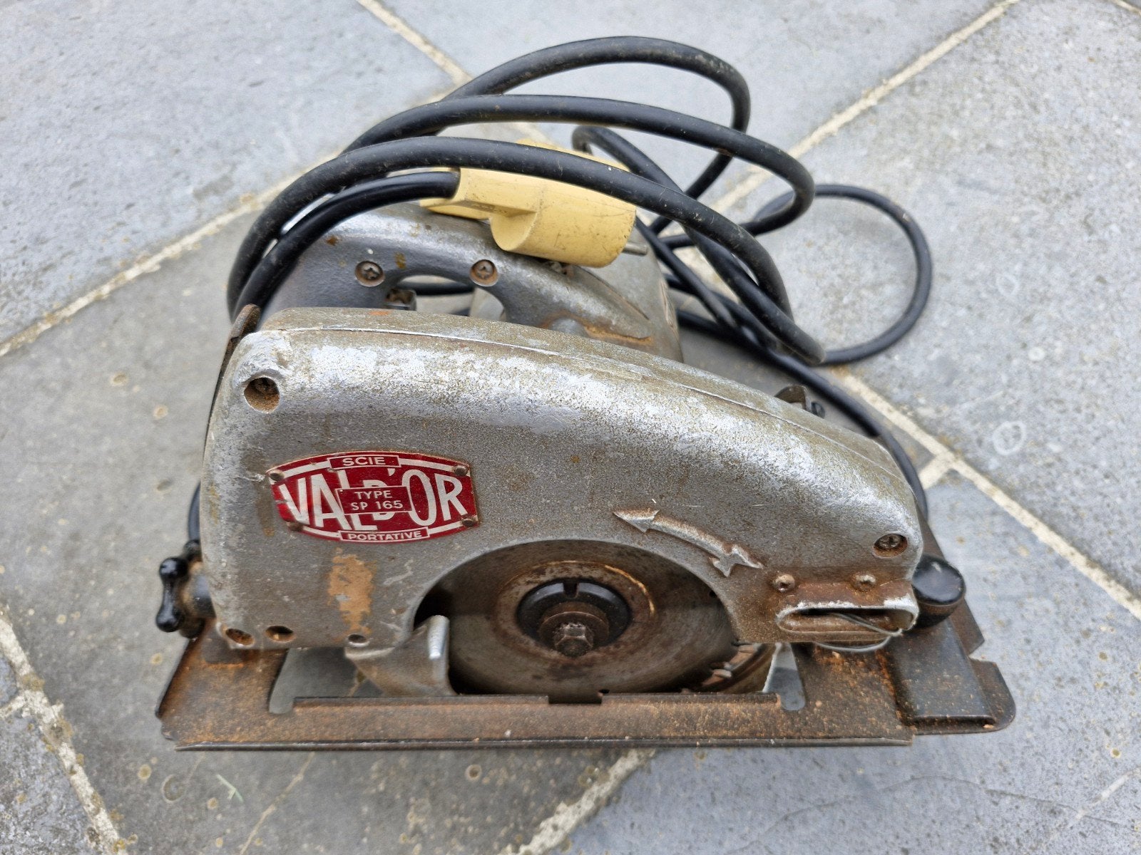 cirkelzaagmachine Val D'or type SP 165, Ophalen