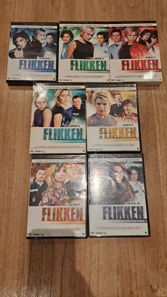 Te koop: DVD-pakket uit mijn collectie – Flikken, CD & DVD, DVD | TV & Séries télévisées, Comme neuf, Action et Aventure, Enlèvement