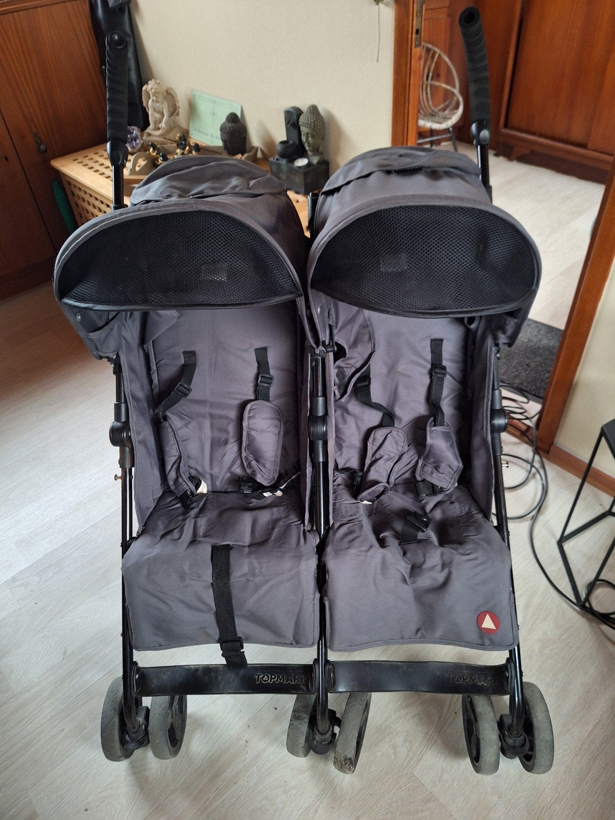 dubbele buggy met regenhoes. Af te halen en cash te betalen., Enfants & Bébés, Enlèvement, Utilisé, Poussette ou Buggy
