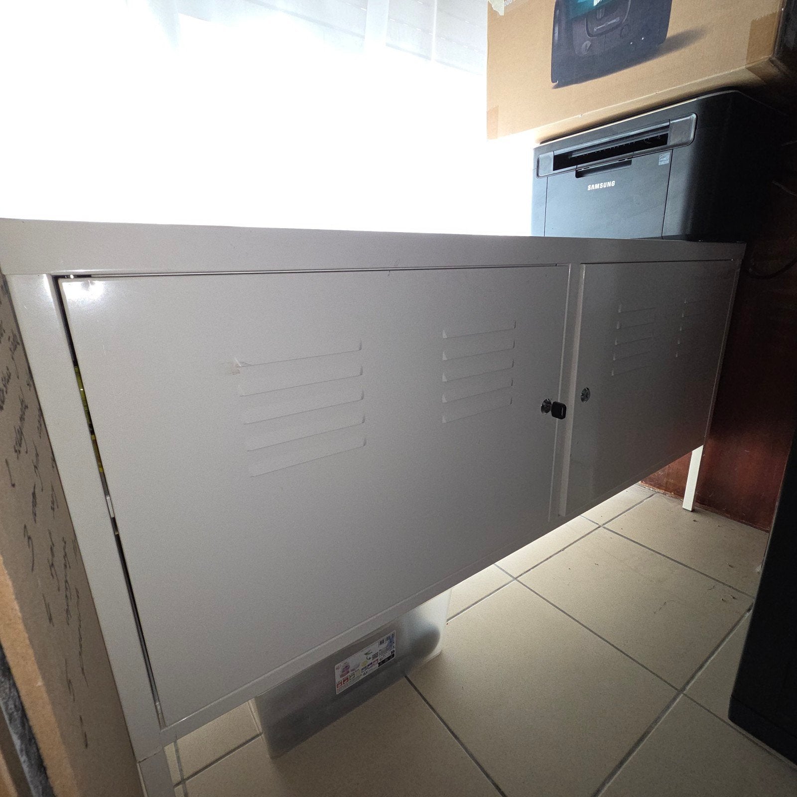 2 metalen kasten met sloten, Huis en Inrichting, Kasten | Roldeurkasten en Archiefkasten, Ophalen