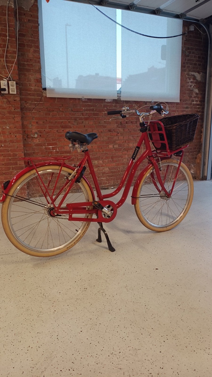 Splinternieuwe frappe fiets, Ophalen