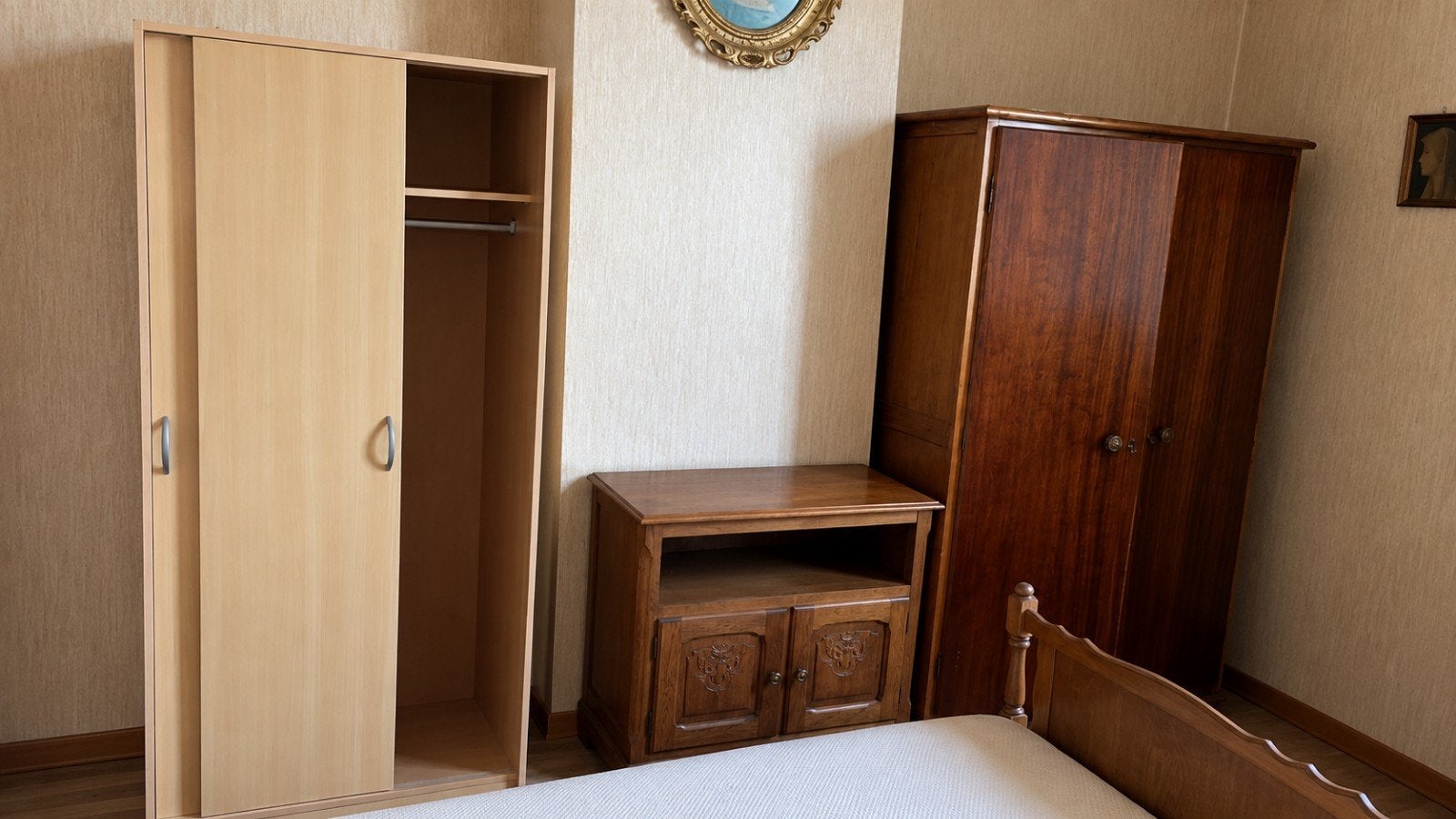 Houten kasten, Enlèvement