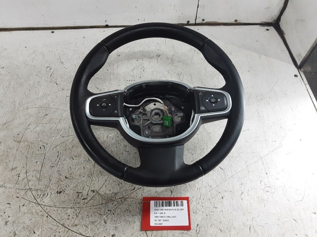 VOLANT DIRECTION Volvo V60 II (ZW) (31407813), Info@volvocars.com, Volvo Car Germany GmbH, Siegburger Straße 229
50679  Köln, DE