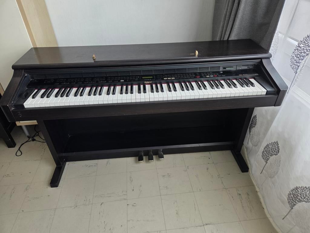 Roland KR-4500 digitale piano met accessoires en, Muziek en Instrumenten, Piano's, Piano