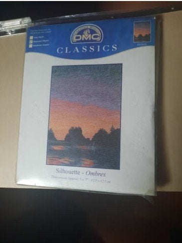 Kit point de croix - DMC Classics - Sihouette-Ombres K5525, Enlèvement ou Envoi, Neuf, Broderies à la main, Set à broder